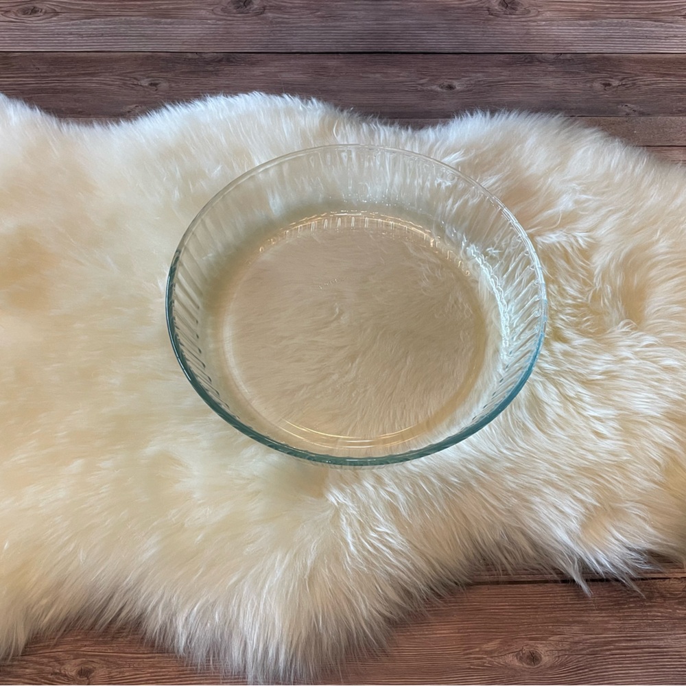 Vintage PYREX France Fluted 10" Round Baker ~ Ma